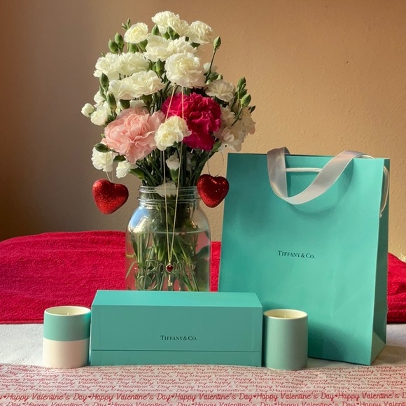 ❤️🔑 TIFFANY & CO. TIFFANY KEYS HEART KEY CHARM NECKLACE PENDANT ❤️🔑 - Picture 3 of 16